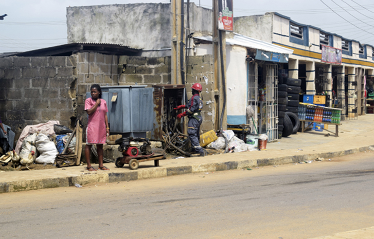 Staff of Ikeja Electric working on faulty transformer and feeder pillar at Baba Ijesha, Aboru in Lagos, Novermber 7, 2017.
